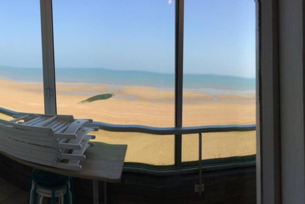 Appartement T2 Avec Vue Sur Mer Directe ! Courseulles-sur-Mer Exterior photo